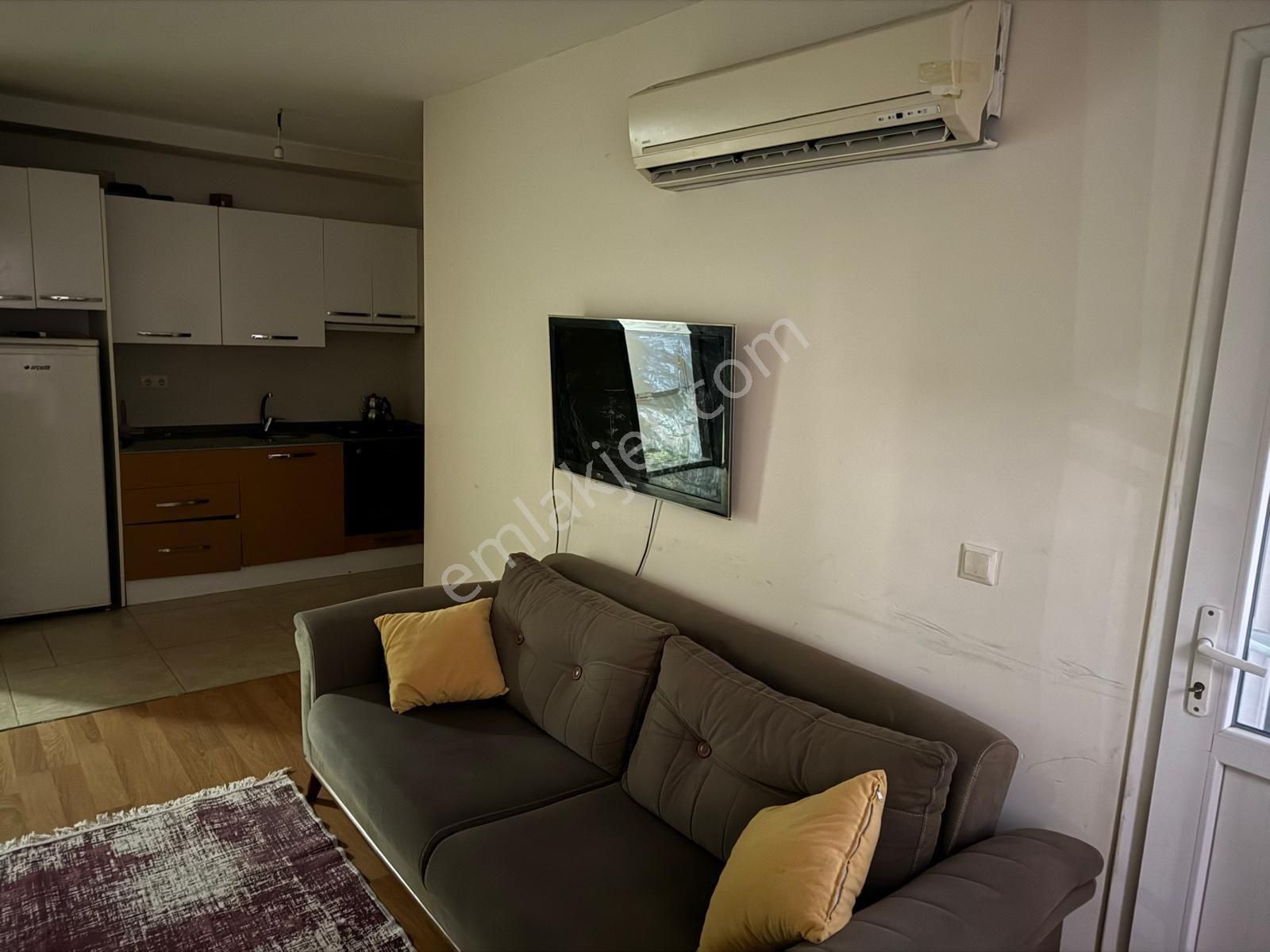 Sarıçam Gültepe'de Güvenlikli Havuzlu Site İçi Full Eşyalı 1+1 - Görsel 2