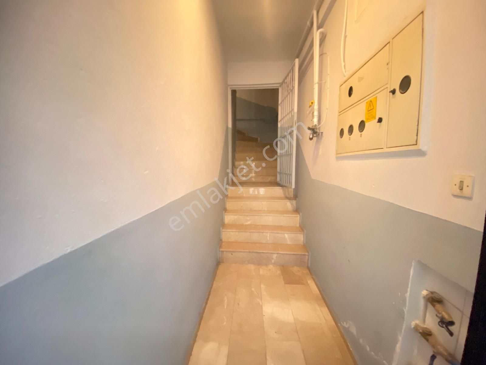 Buca Gediz İş Bankası Yanı Anacadde 3 Katlı Bina Ve Arsası - Görsel 15