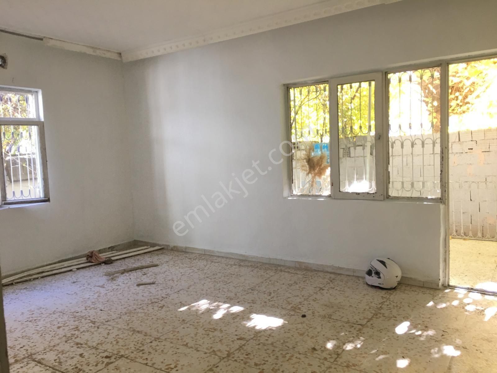 Alitaşı Mahallesi'nde Kiralık 2+1 Daire - Görsel 2