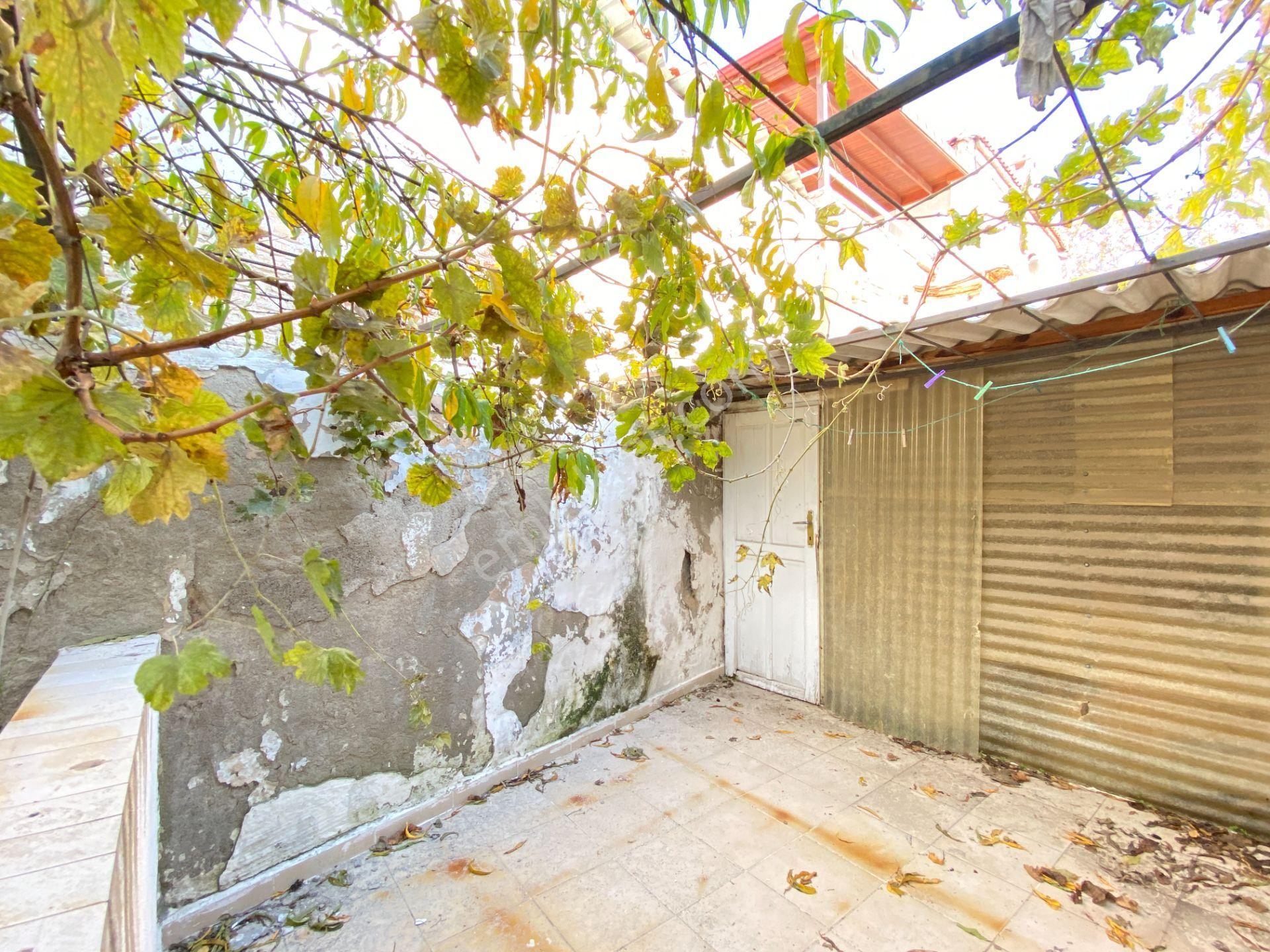 Ayvalık Merkez’de, 2 Arsa Ve 2 Ev Birlikte Satılık - Görsel 16