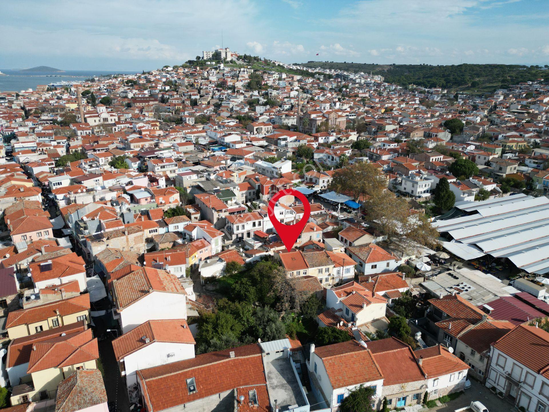 Ayvalık Merkez’de, 2 Arsa Ve 2 Ev Birlikte Satılık - Görsel 4