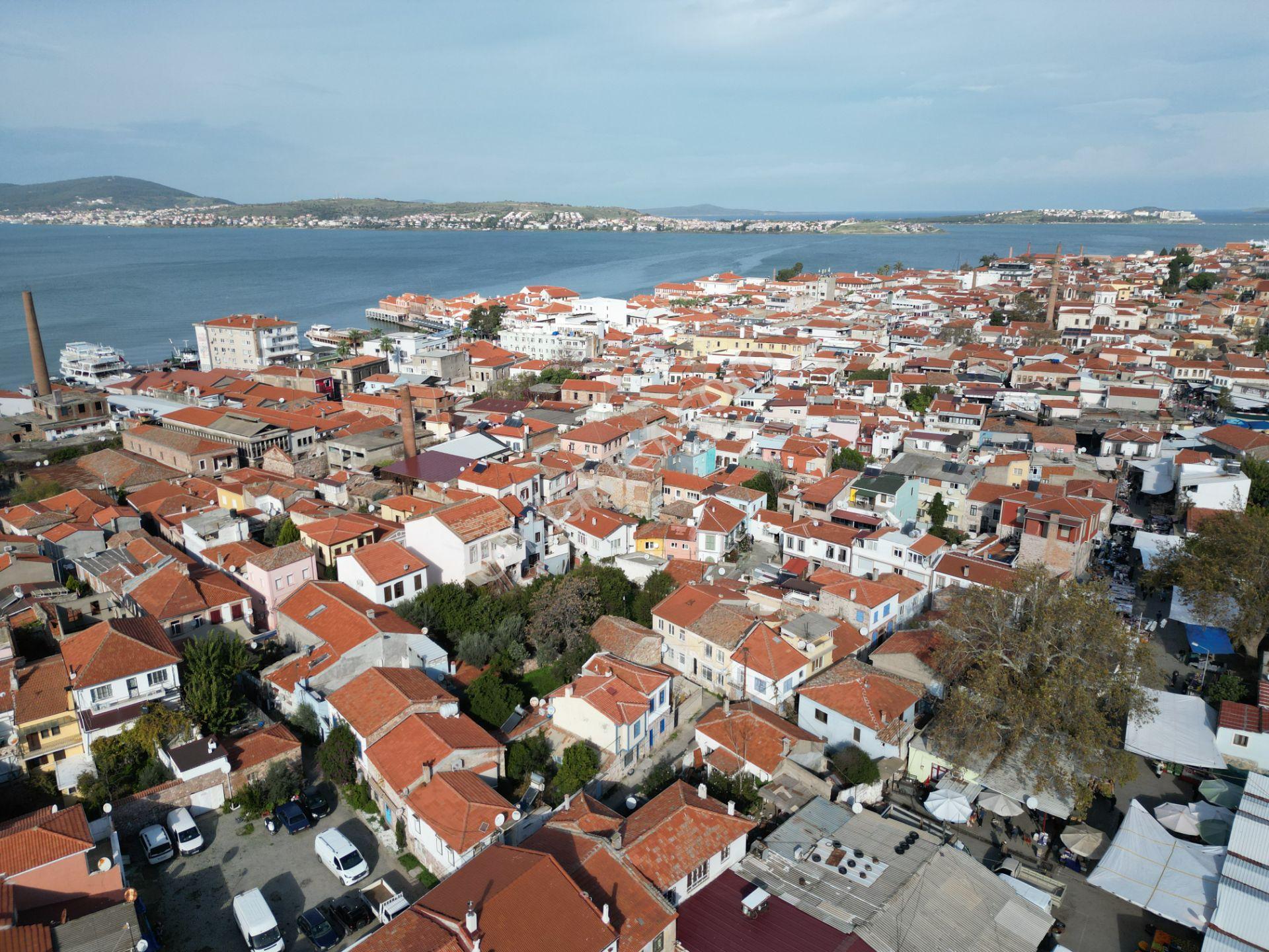 Ayvalık Merkez’de, 2 Arsa Ve 2 Ev Birlikte Satılık - Görsel 5