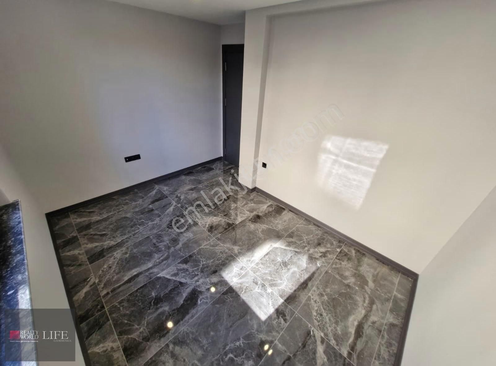 Rw Lıfe// Bahçelievler Mah. Plevne Sk. Kiralık Sıfır 2+1 Daire - Görsel 3