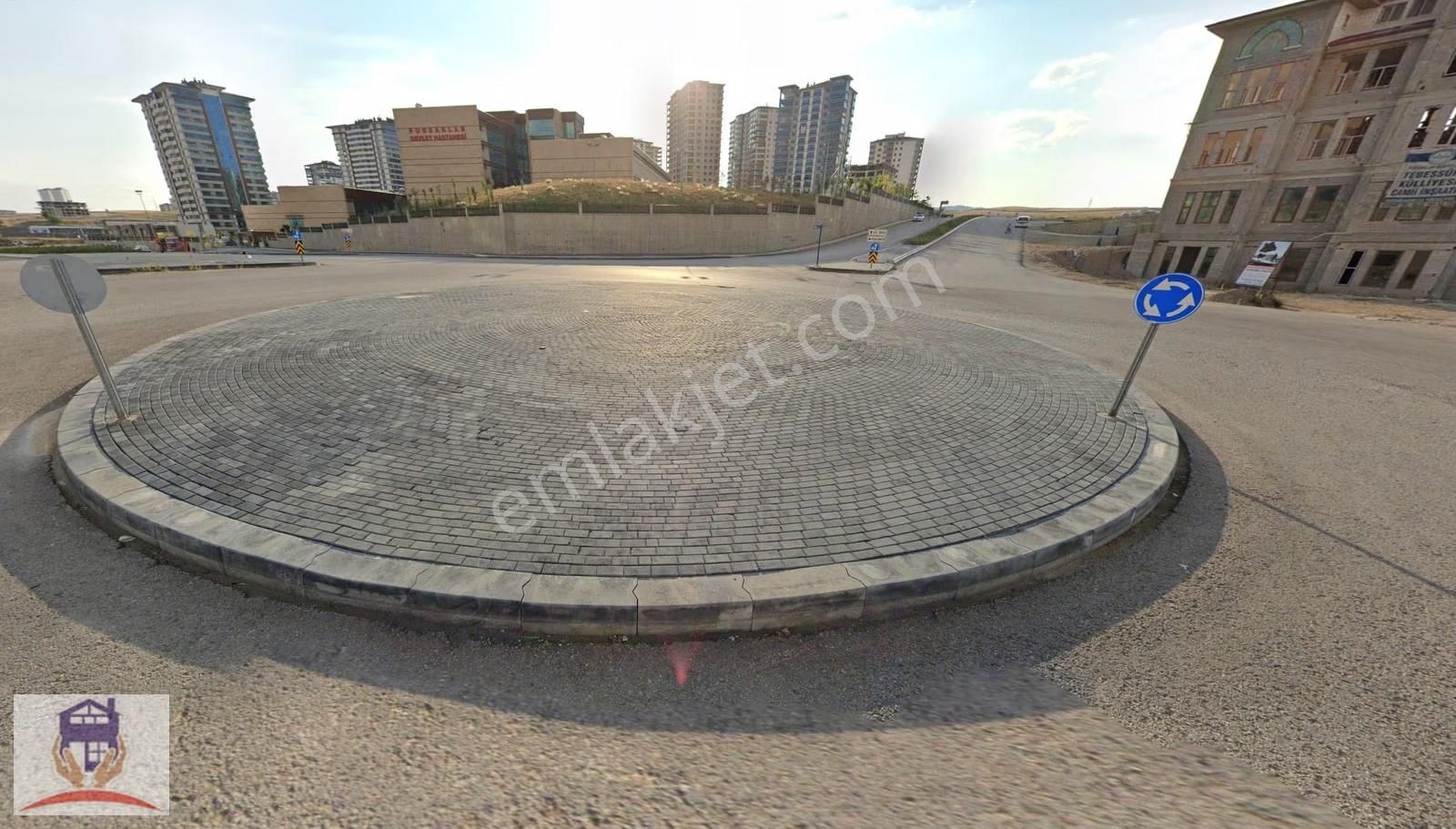 Pursaklar Devlet Hastanesi Önü 50 Lik Bulvara Yakın Köşe Arsa