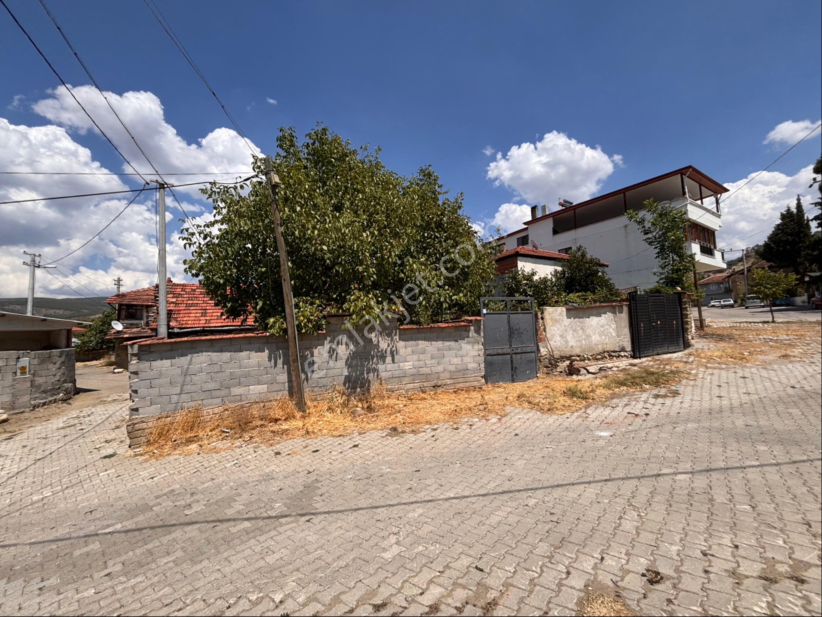 Köy Merkezinde Kerpiç Ev - Görsel 10