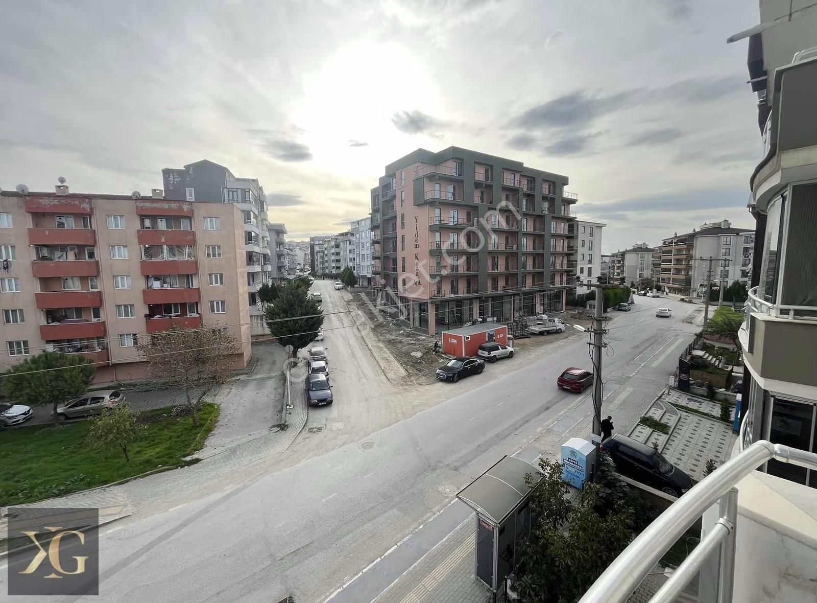 Pruva'dan Cadde Üzerinde Ara Kat 2+1 Ful Eşyalı Satılık Daire - Görsel 5