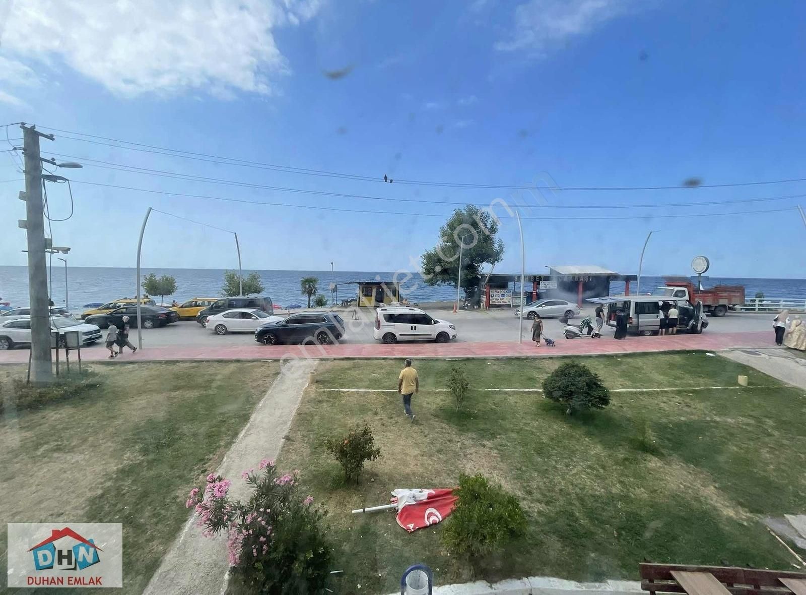 Duhan Emlak'tan Çınarcık'ta Denize Sıfır 2+1 1.kat 100m2 Fırsat