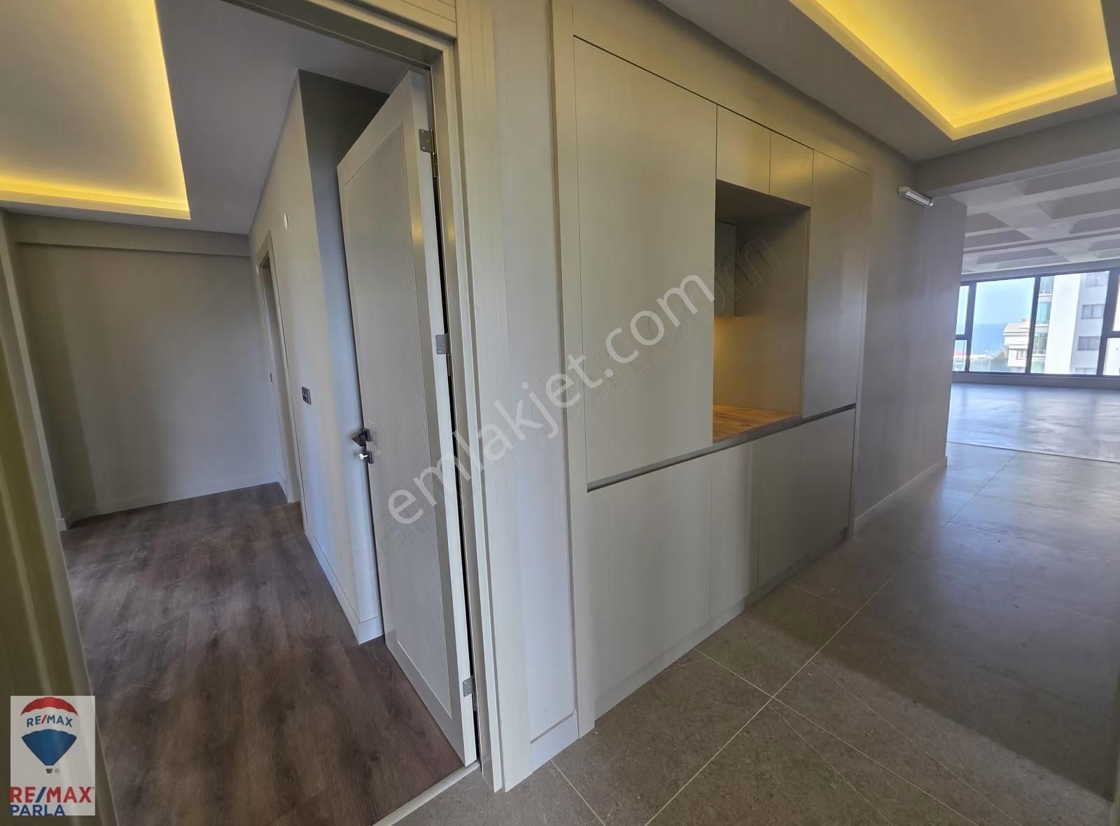 Full Deniz Manzaralı Alanlı'nın En Prestijli Sitesi Satılık 3+1 - Görsel 12