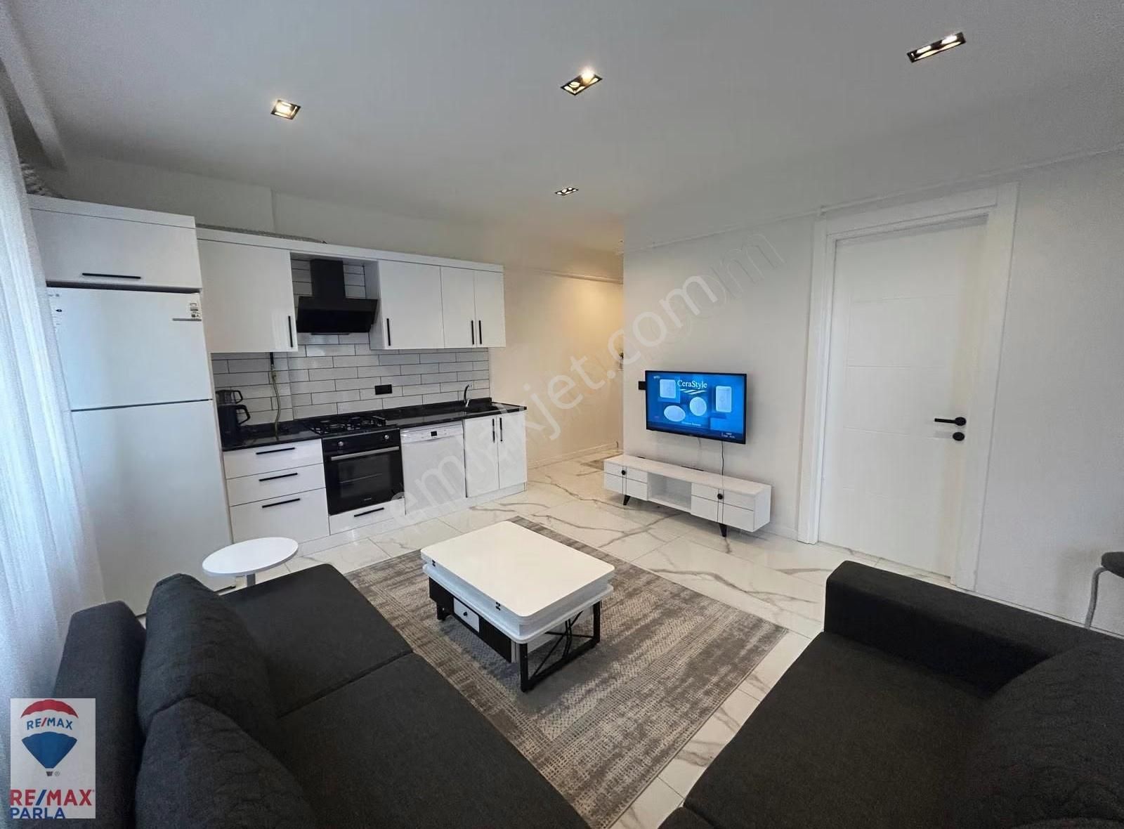 Körfez Yat Limanında Deniz Manzaralı Eşyalı Lüks 1+1 Daire - Görsel 7