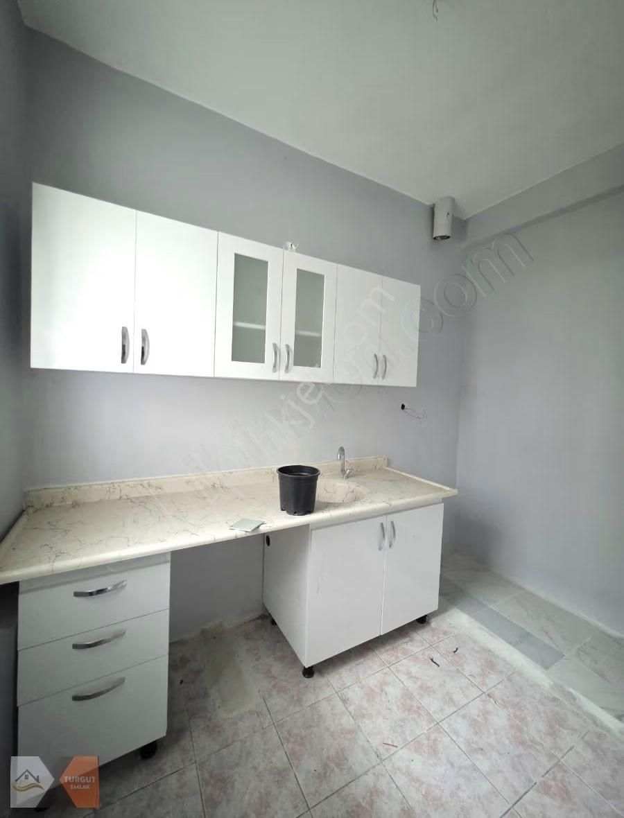 Turgut Emlak'tan Satılık Hem Ev Hem Ofis - Görsel 9