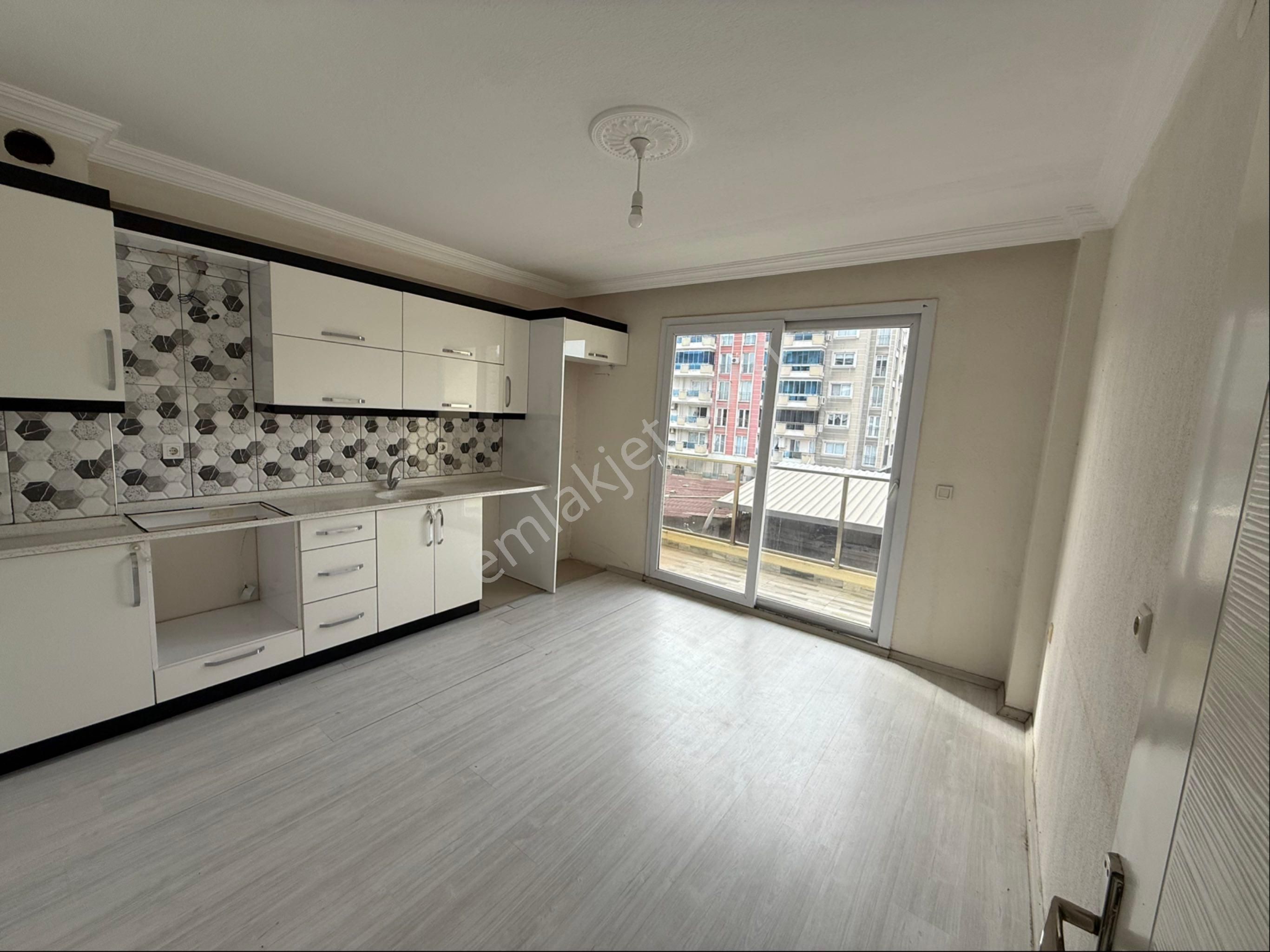 Bornova Koşukavak’ta 2+1 Asansörlü Kiralık Daire - Görsel 4