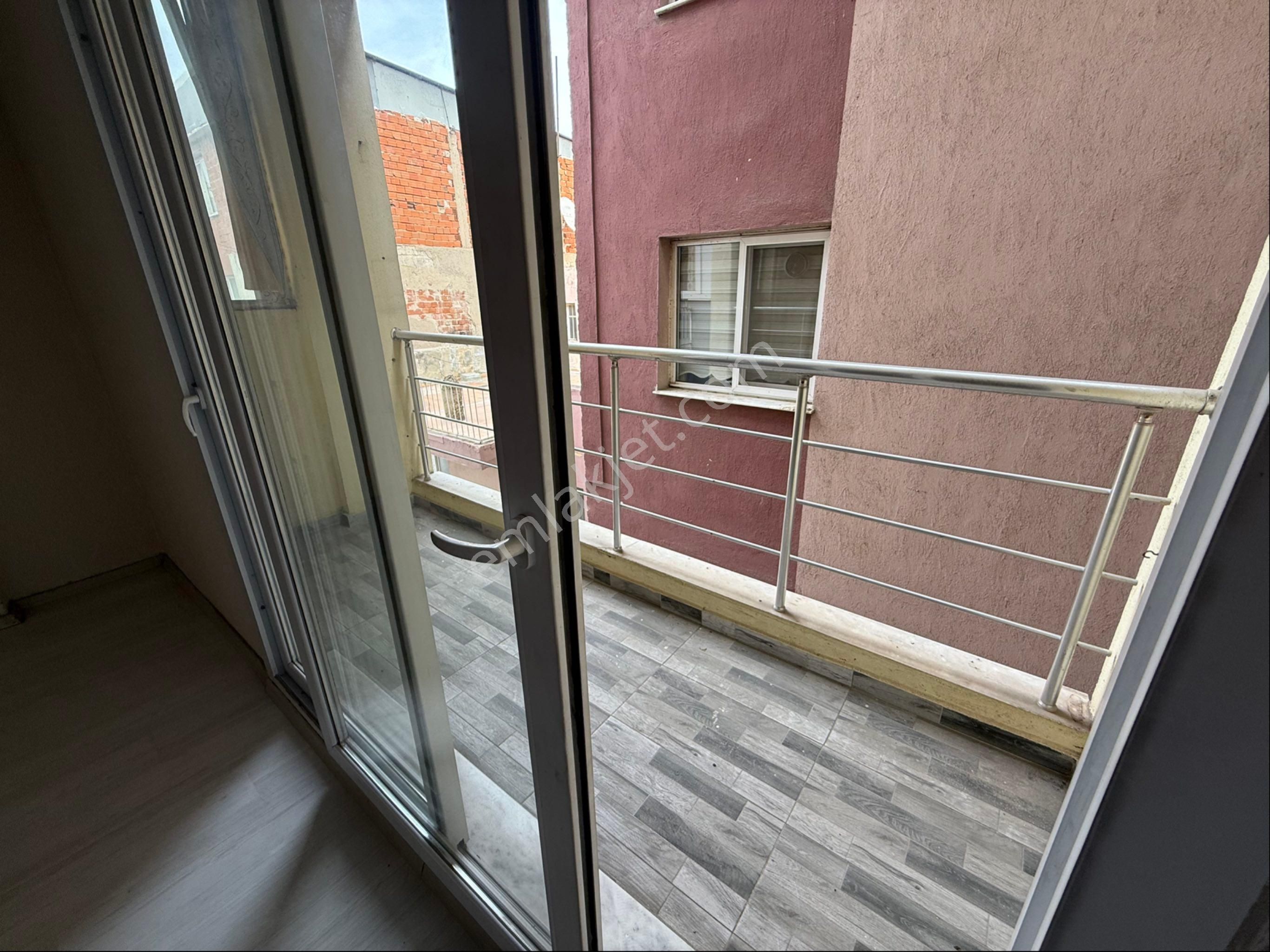 Bornova Koşukavak’ta 2+1 Asansörlü Kiralık Daire - Görsel 14