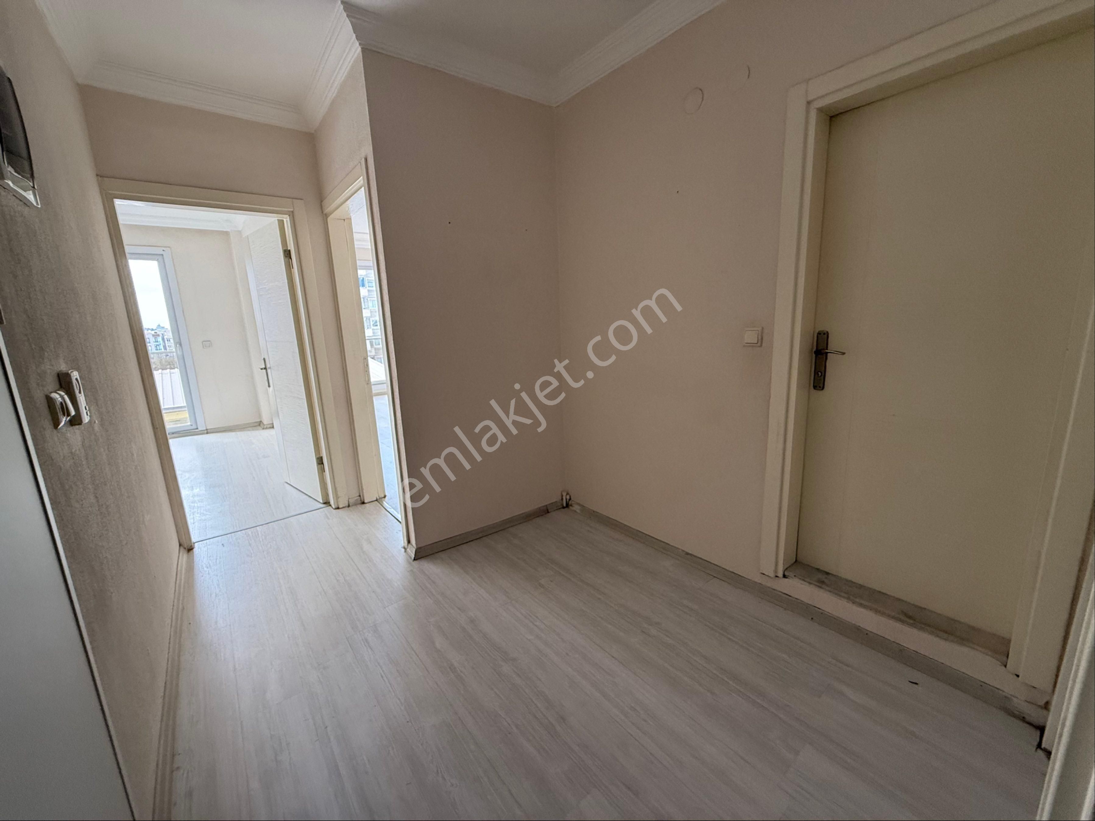 Bornova Koşukavak’ta 2+1 Asansörlü Kiralık Daire - Görsel 8