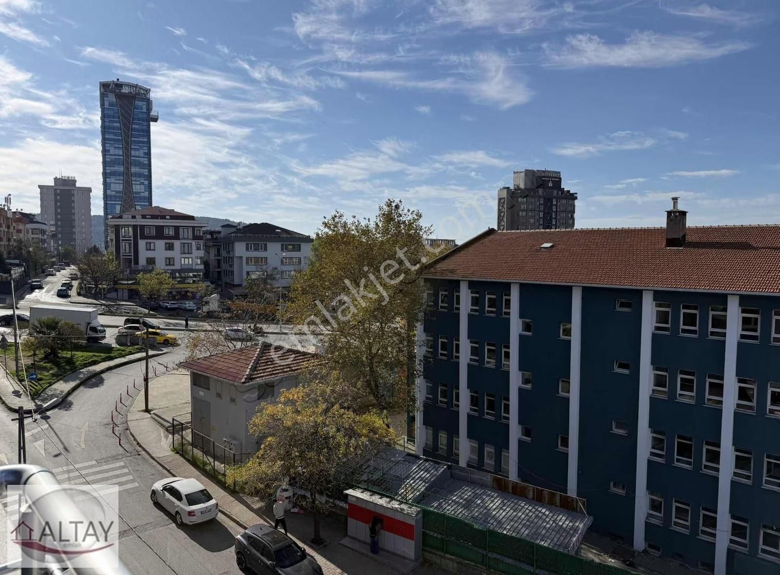 Kayışdağ Mah. Yeditepe Ünv Ful Eşyal 1+1 35 M2 Teraslı Çatı Katı - Görsel 9