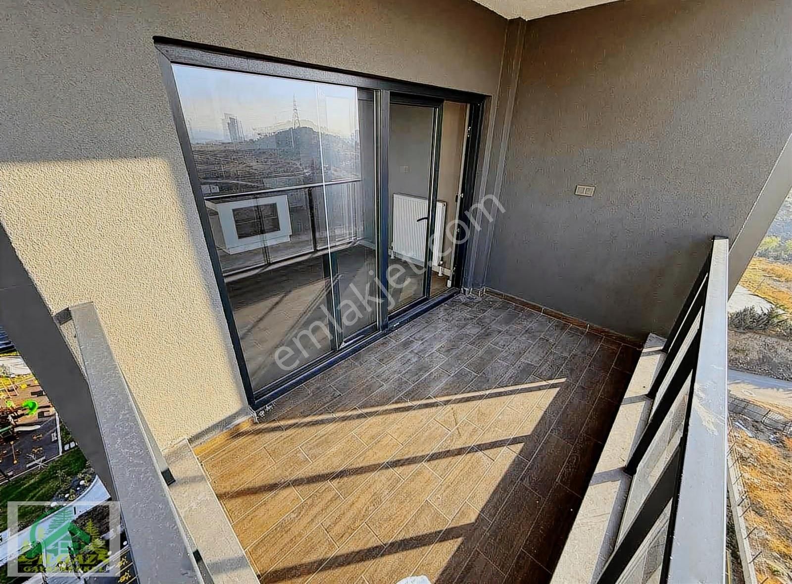 Ovacık'ta Site İçerisinde 4,5+1 Lüks Yapılı 11.kat Fırsat Daire - Görsel 35