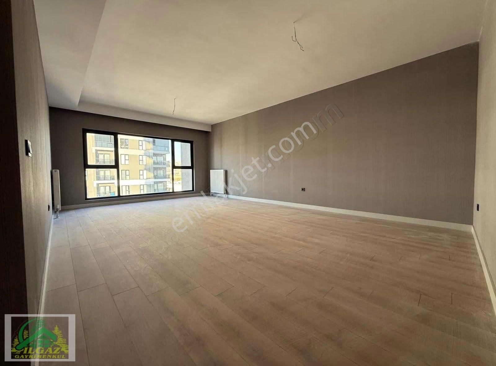 Ovacık'ta Site İçerisinde 4,5+1 Lüks Yapılı 11.kat Fırsat Daire - Görsel 34