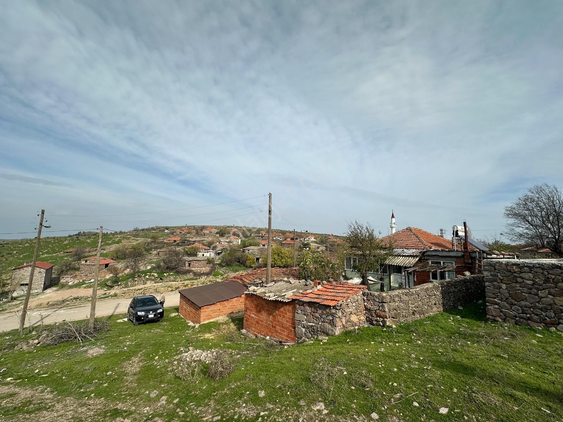 Eşsiz Doğa Ve Tarihle İç İçe Çınarpınar Köyü'nde 385 M2 Arsa İçinde 2+1 Taş Ev - Görsel 3