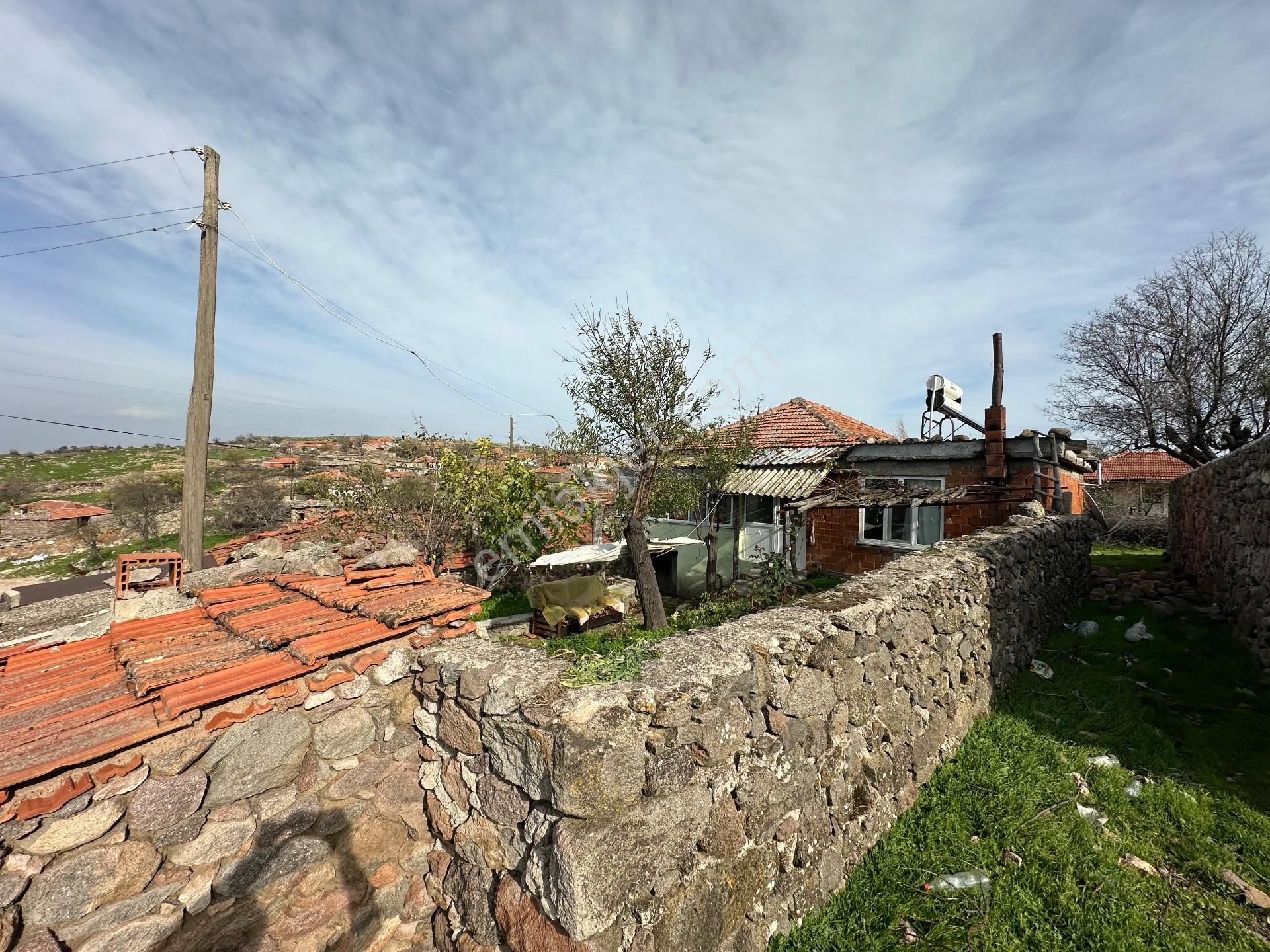 Eşsiz Doğa Ve Tarihle İç İçe Çınarpınar Köyü'nde 385 M2 Arsa İçinde 2+1 Taş Ev