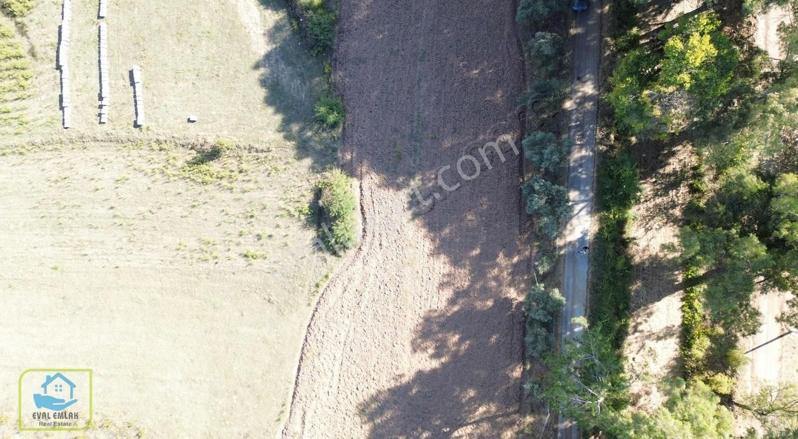 Marmaris Turgut Köyünde Denize 600m Yola Cepheli Satılık Tarla