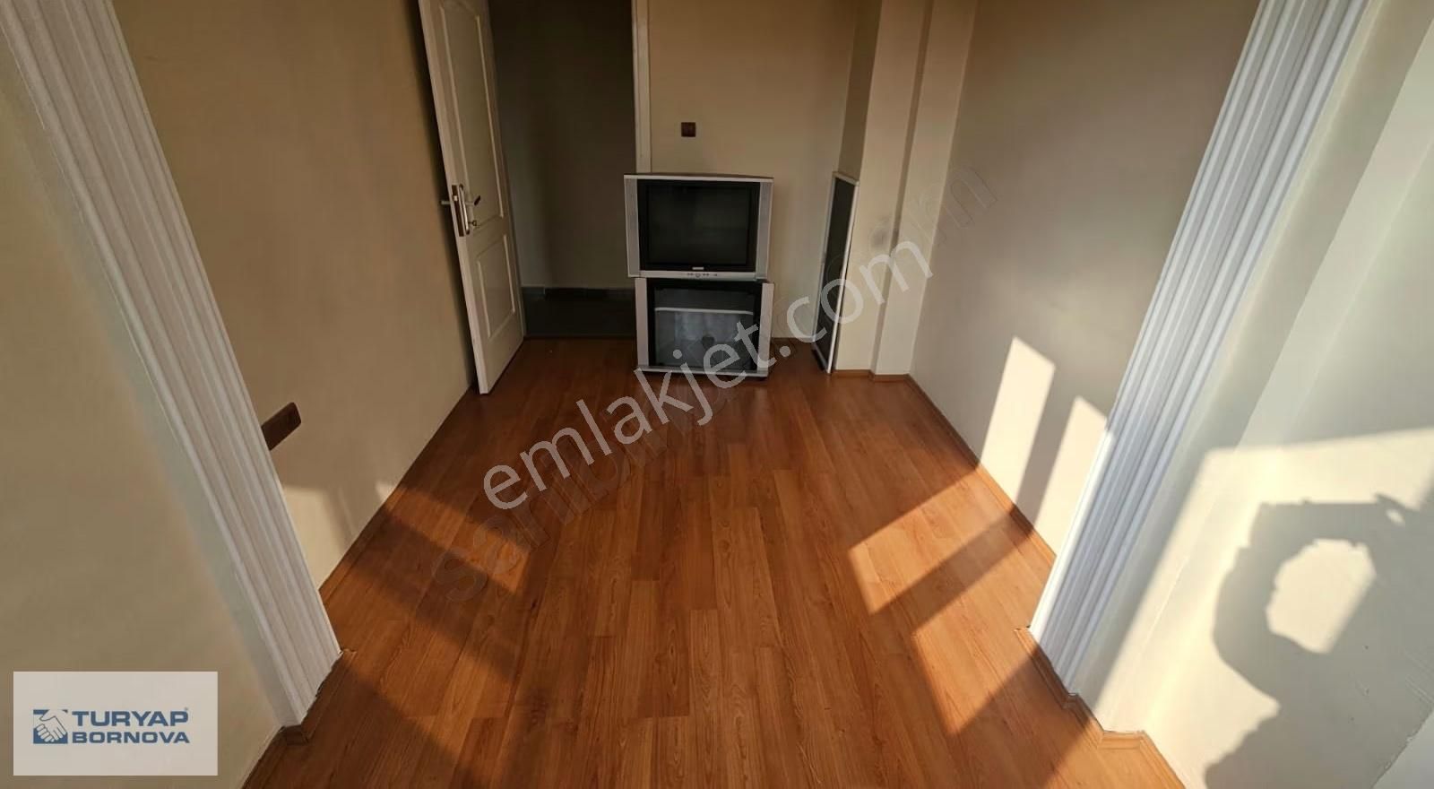 Osmangazi Mahallesinde Site İçi Ferah Köşe Kiralık 3+1 Daire - Görsel 17
