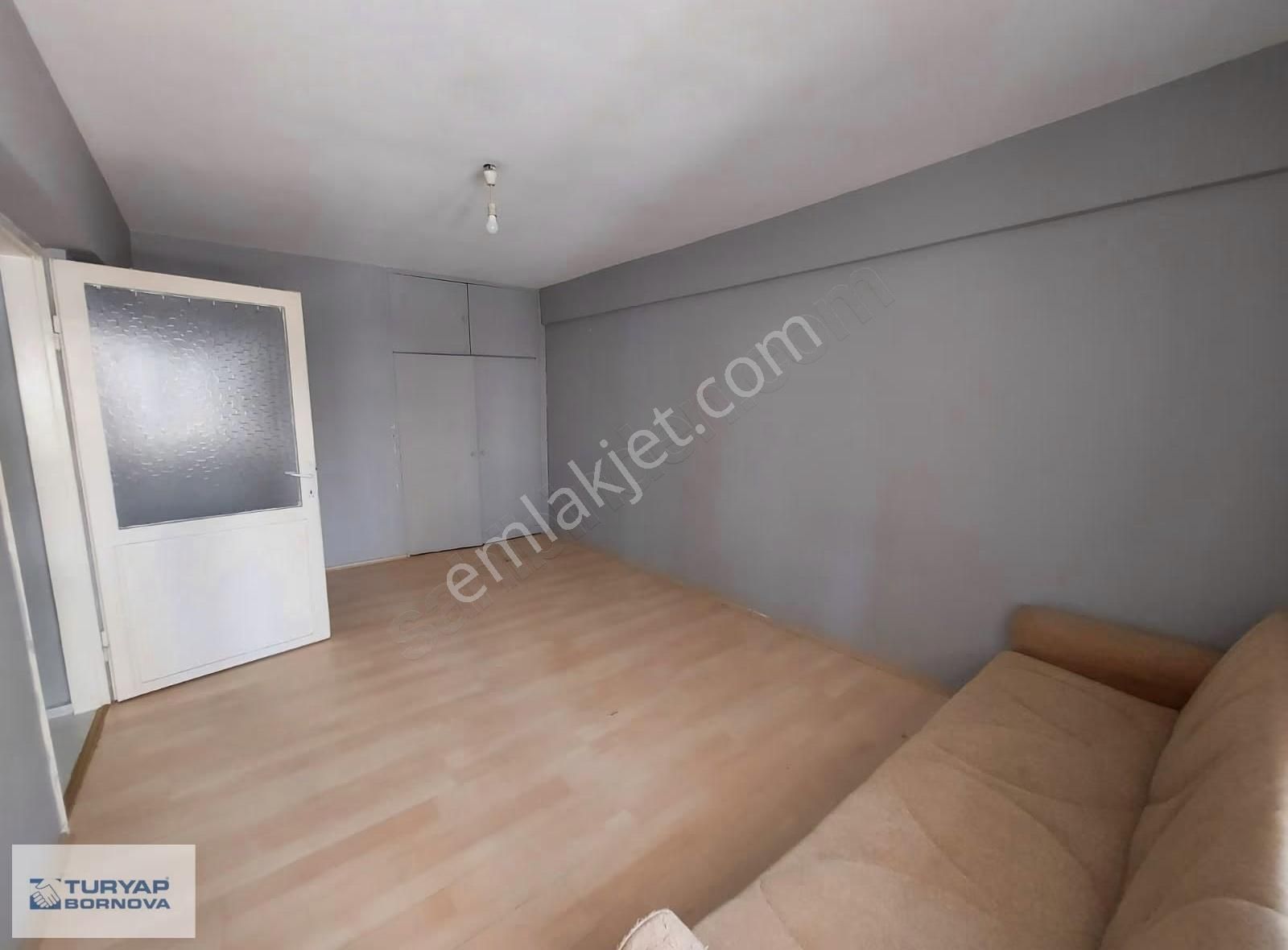 Turyap Bornova'dan Merkezi Konumda Kiralık Geniş 3+1 Daire