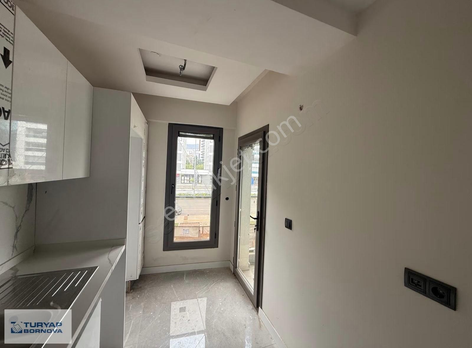 Bayraklı Manavkuyu Satılık 2+1 Daire Cadde Üstü - Görsel 14