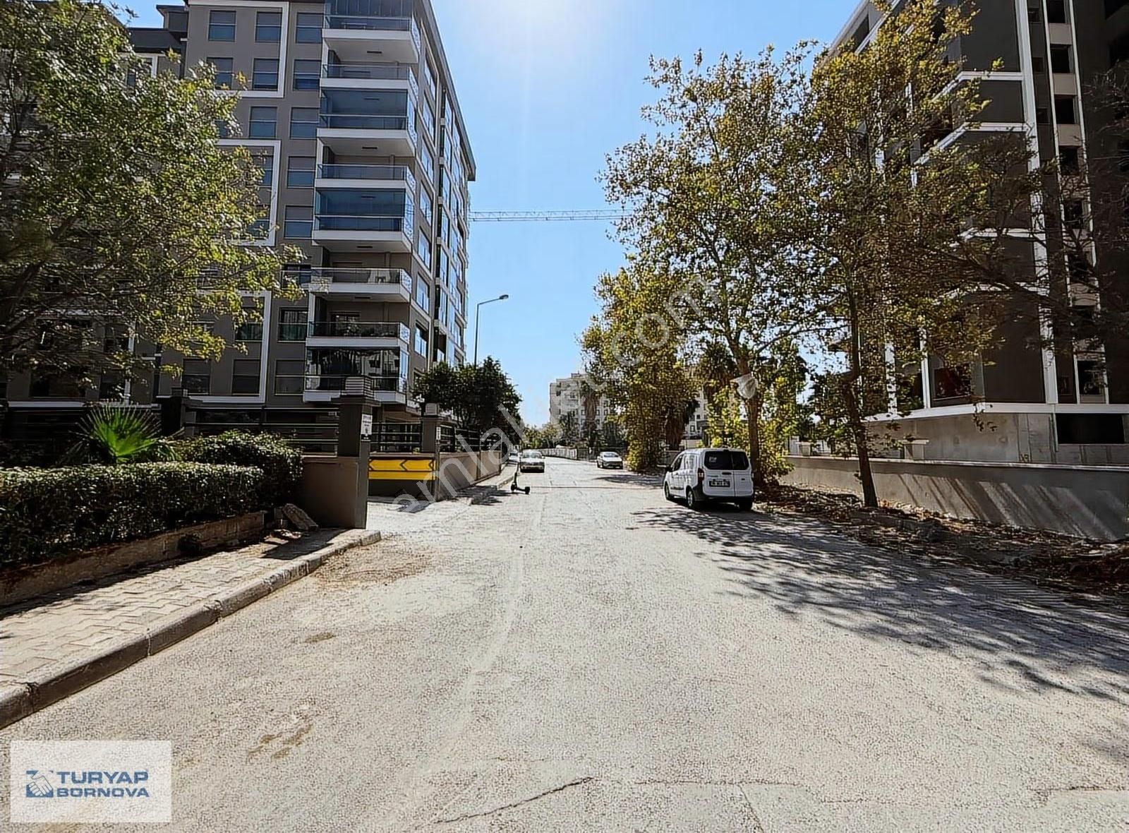 Bayraklı Manavkuyu Satılık 2+1 Daire Cadde Üstü - Görsel 4