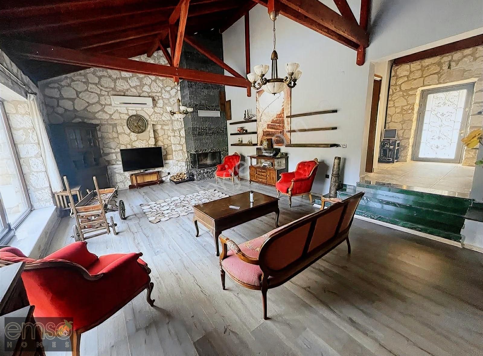 Antalya Konyaaltı Hacısekilerde Kiralık Villa 5+2 Ve 3+1