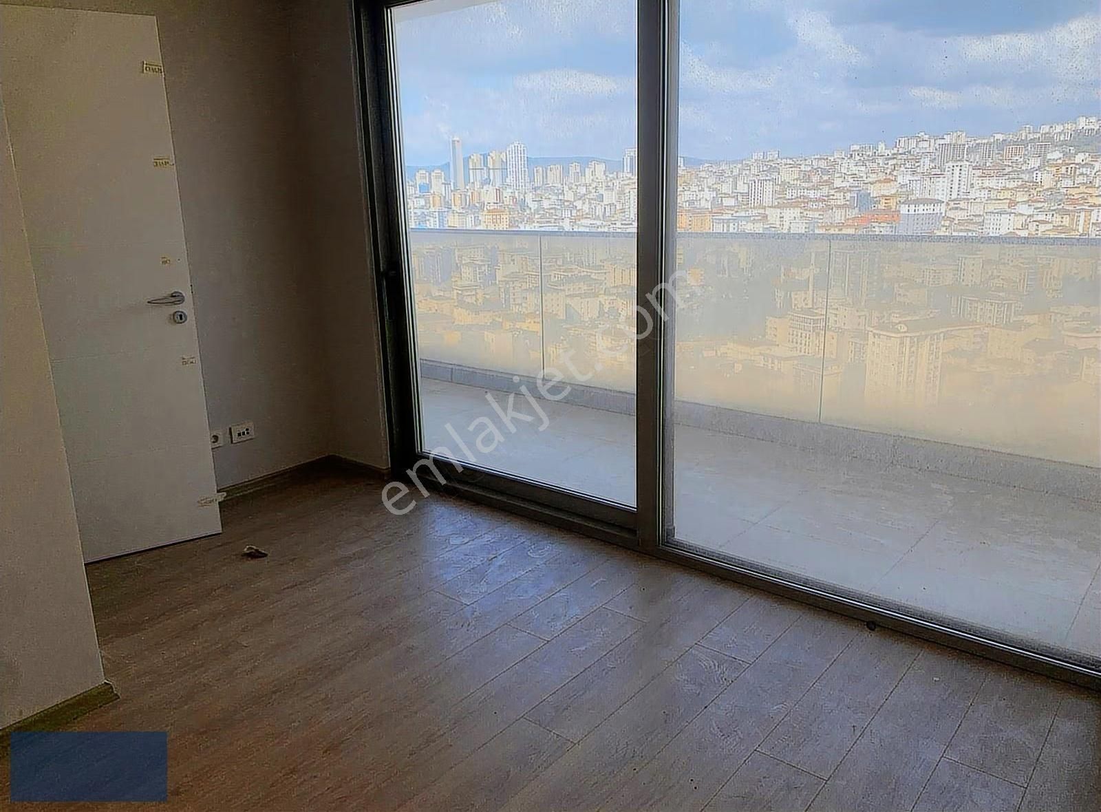 Metroya Yakın Panoramik Deniz Manzaralı Kartal Nexusta 3+1 - Görsel 23