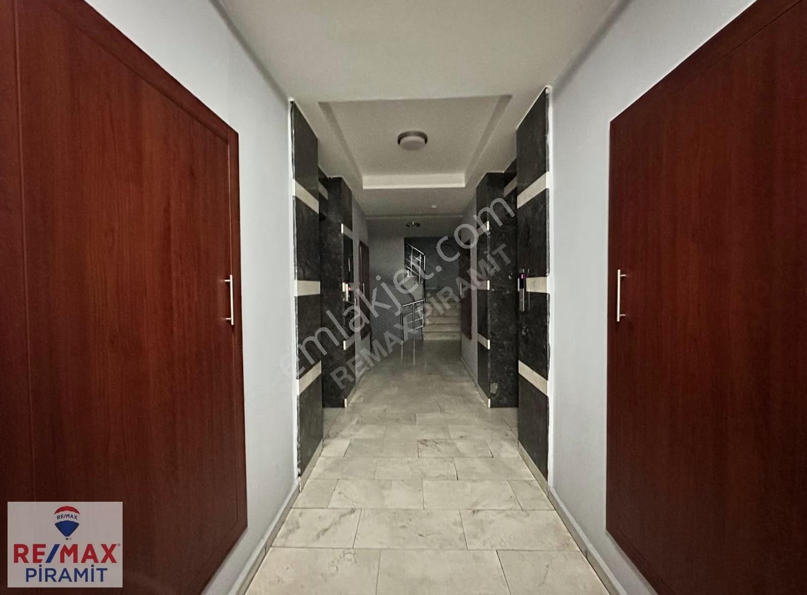 Çekmeköy Taşdelen Corner Park Sitesinde Ferah Geniş 3+1 Daire - Görsel 17