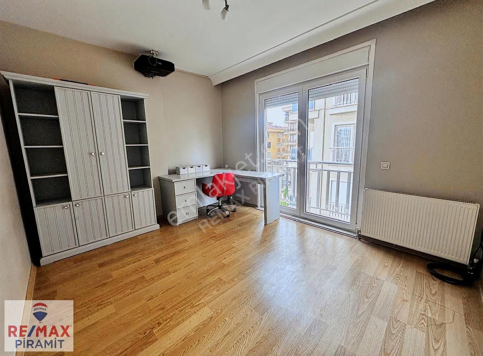 Çekmeköy Taşdelen Corner Park Sitesinde Ferah Geniş 3+1 Daire - Görsel 24