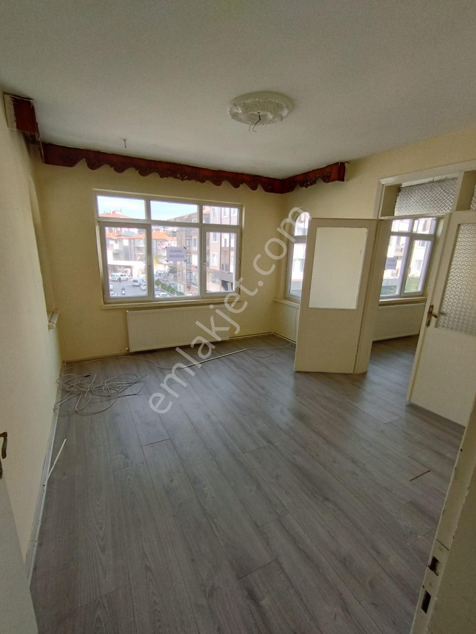 Afyon Hamidiye Mahallesinde Satılık 3+1 Daire - Görsel 3