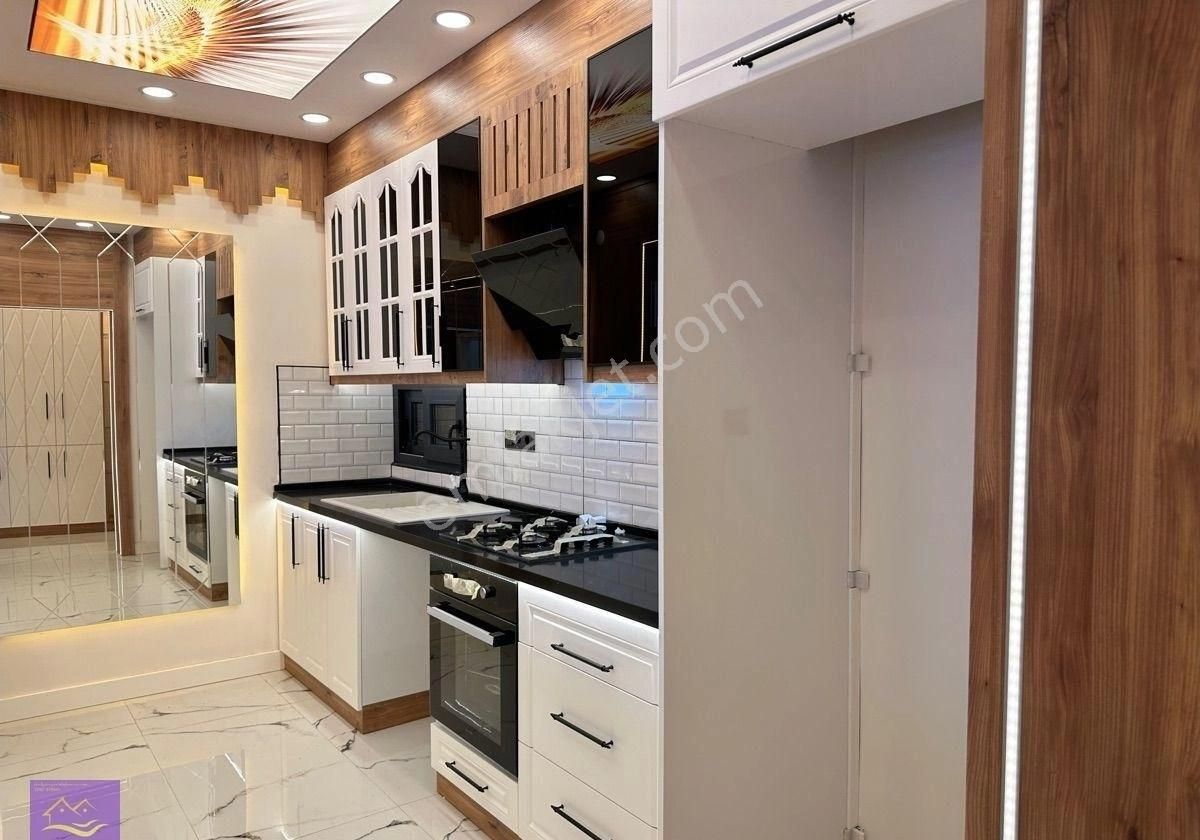 İzmir Güzelyalıda Satılık 3+1 Lüks Daire - Görsel 6