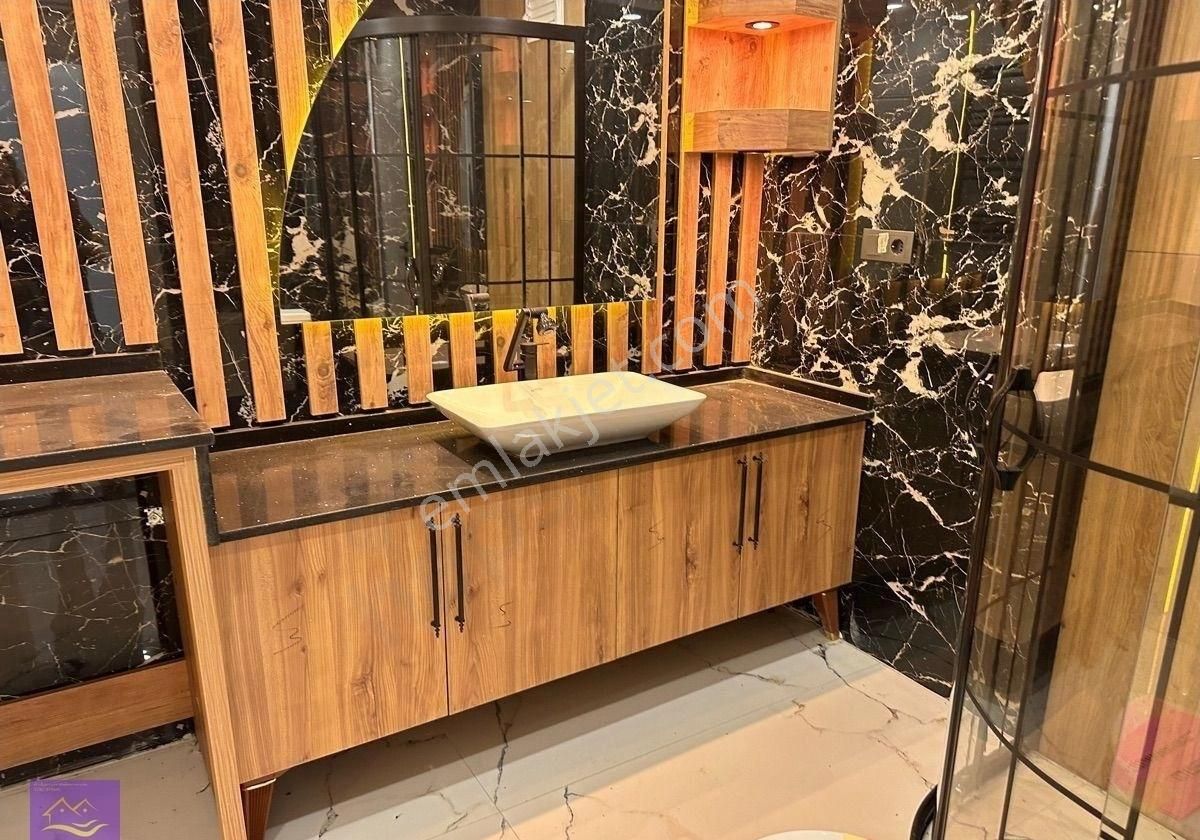 İzmir Güzelyalıda Satılık 3+1 Lüks Daire - Görsel 4