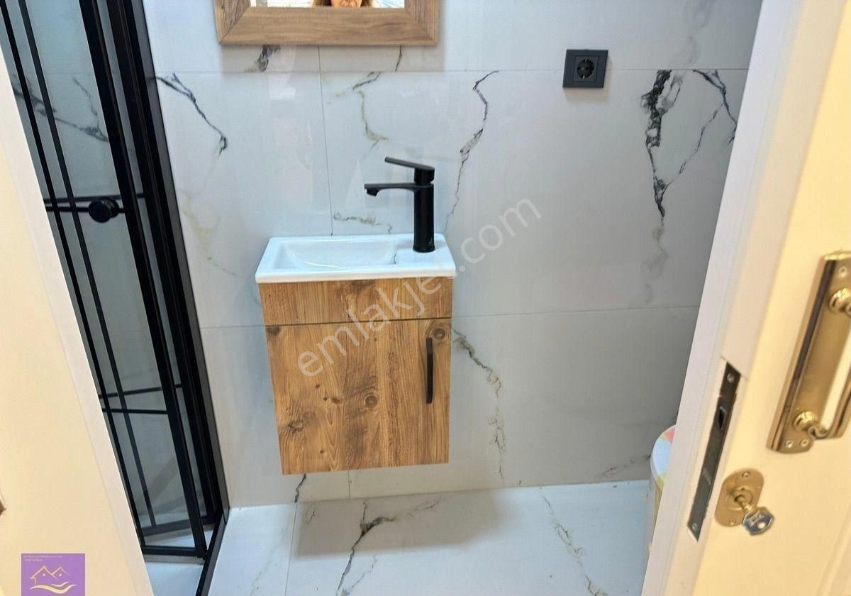 İzmir Güzelyalıda Satılık 3+1 Lüks Daire - Görsel 3