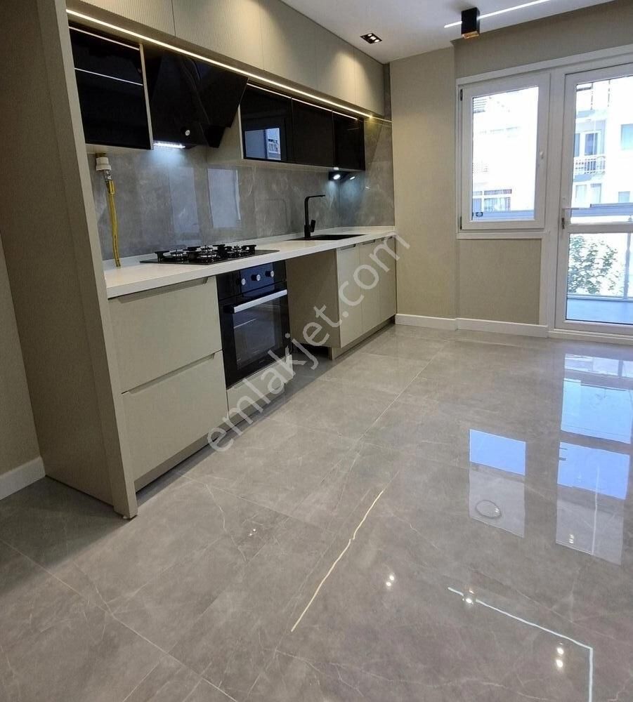 Bostanlıda Köşe 3+1 Satılık Daire - Görsel 15