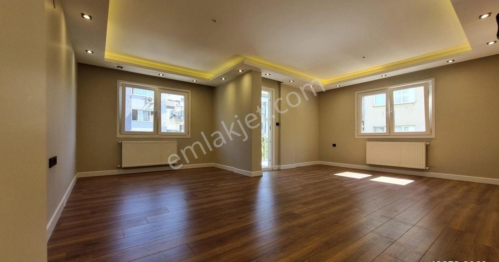 Bostanlıda Köşe 3+1 Satılık Daire