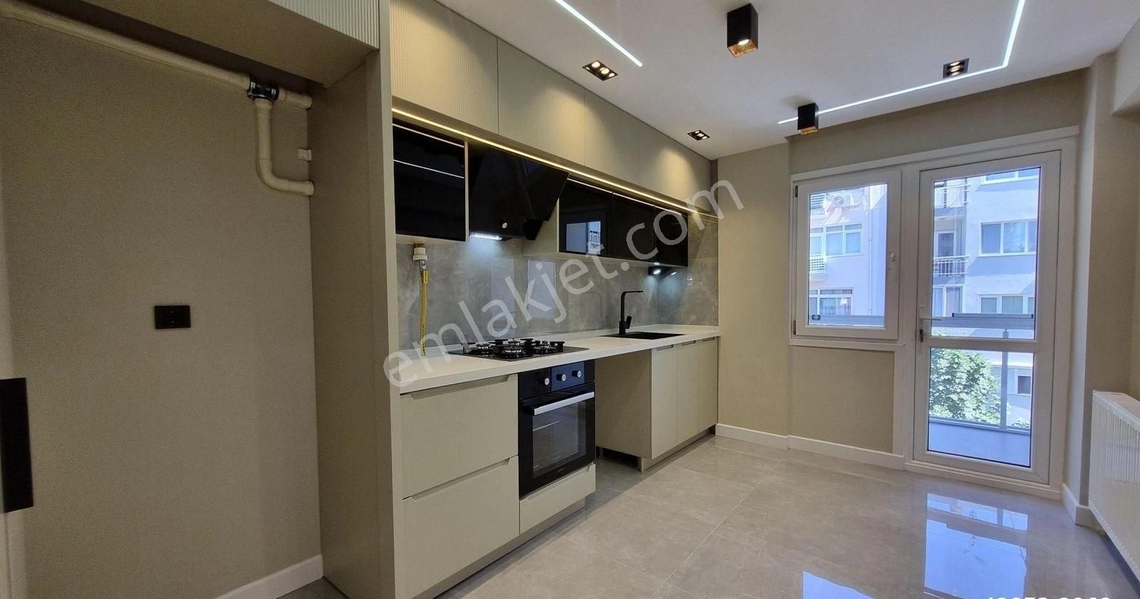 Bostanlıda Köşe 3+1 Satılık Daire - Görsel 18