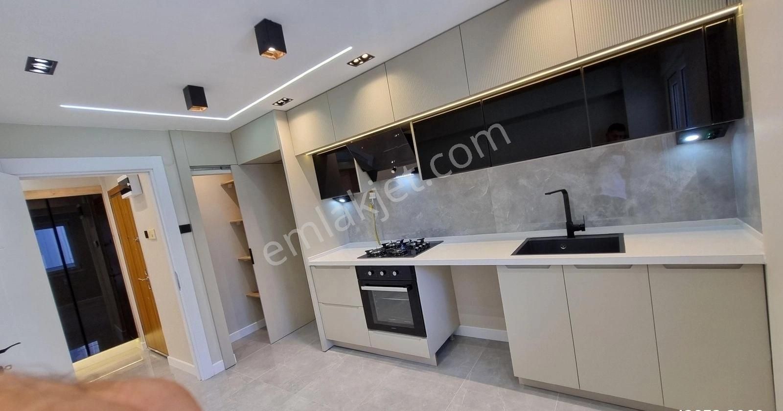 Bostanlıda Köşe 3+1 Satılık Daire - Görsel 11