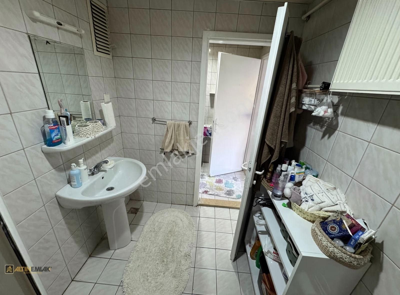 Huzurlu Güvenlikli Sitede-geniş Yeşil Alanlı 1+1 Temiz Daire