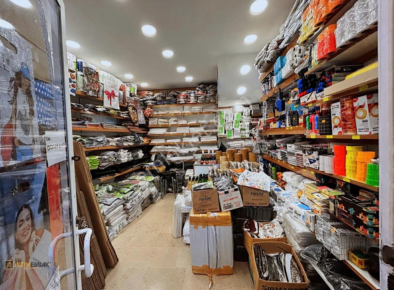 Beyazıt Tramvay Durağı Yanında-kapalıçarşıya Komşu-2 Dükkan