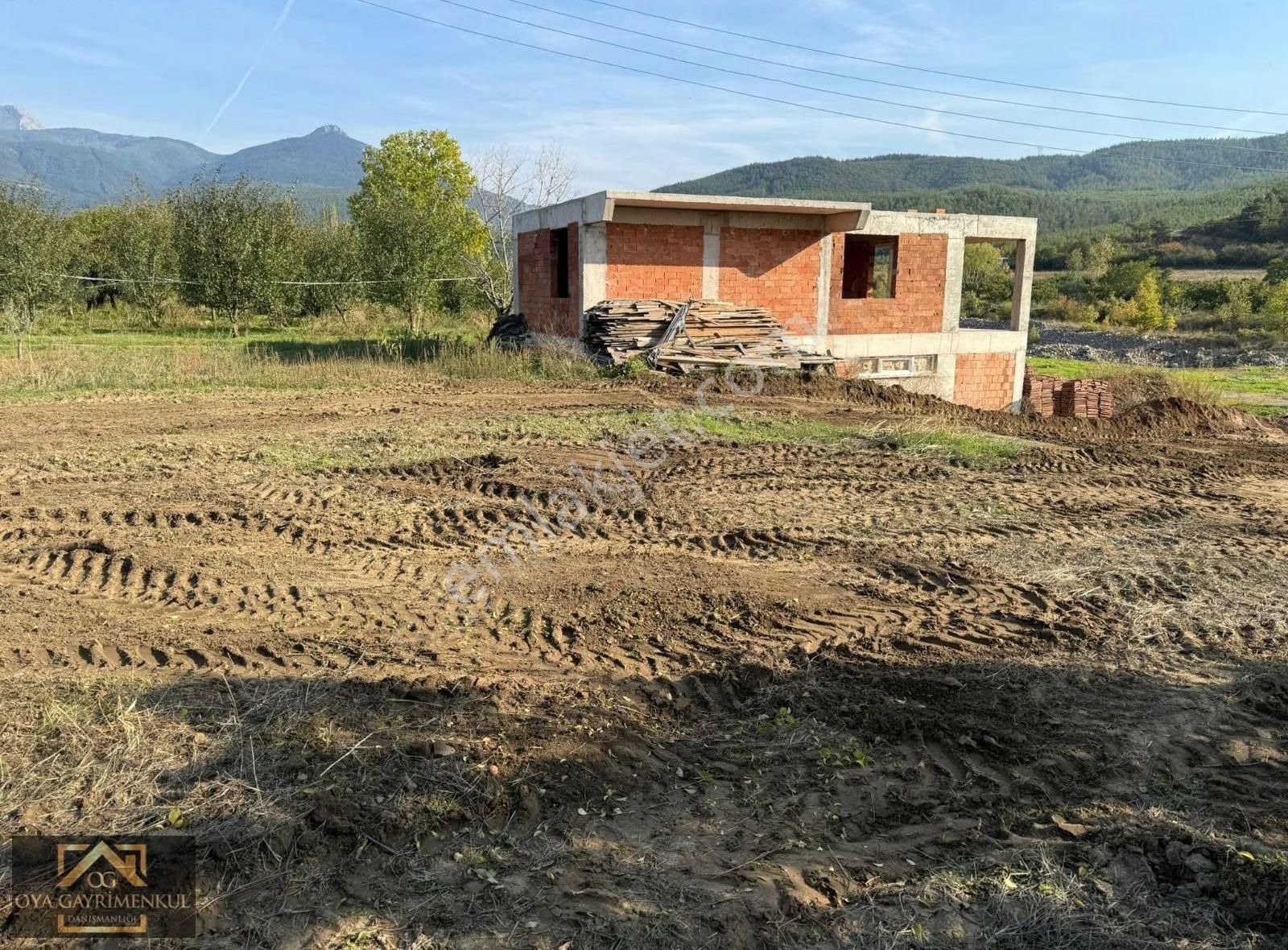 Sakarya Geyve Doğantepe'de Satılık 1.095 M2 Tarla