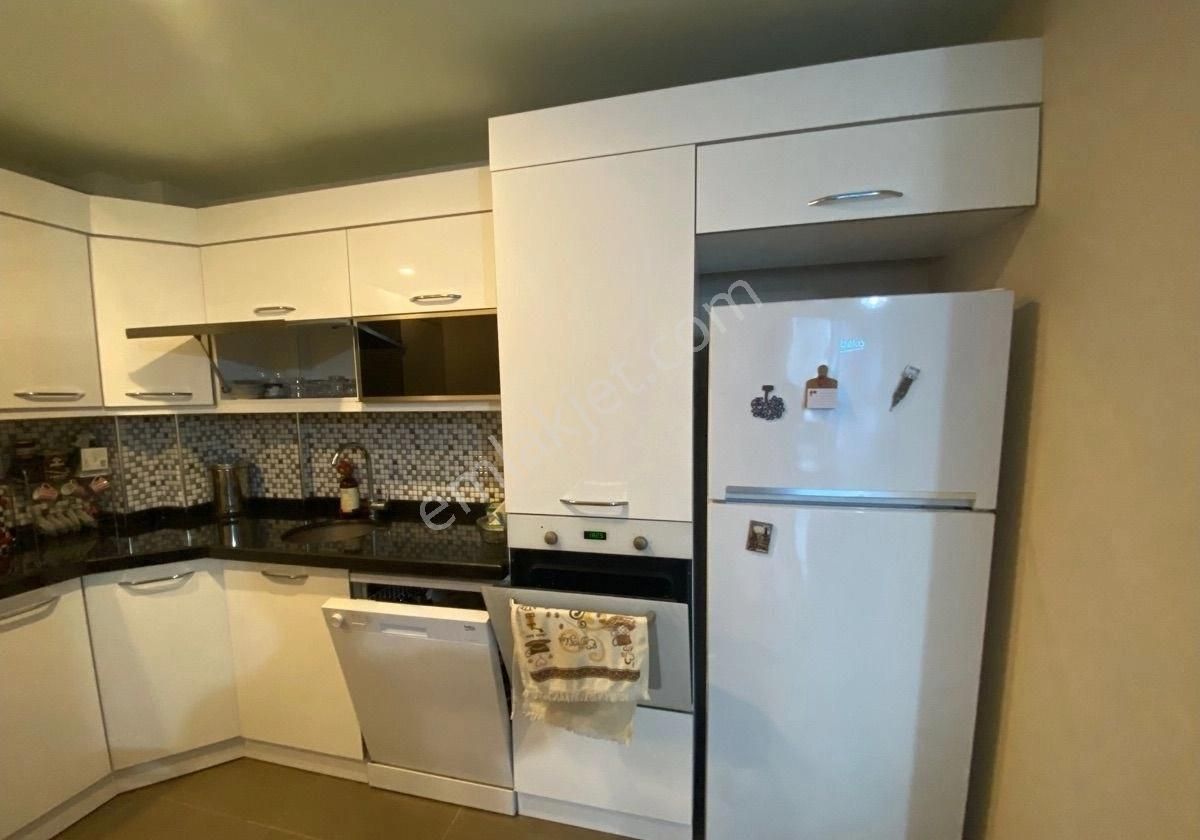 Havuzlu Site İçerisinde Eşyalı Satılık 2+1 Daire - Görsel 16