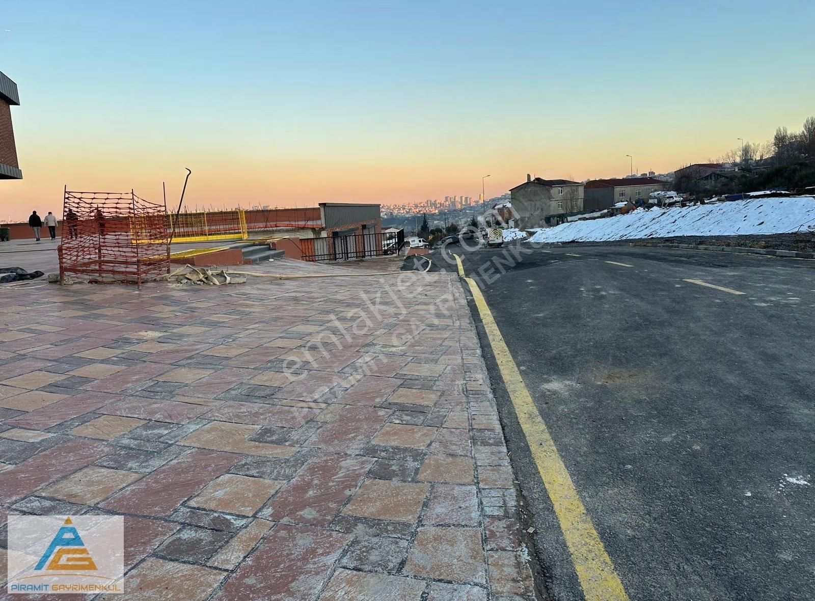 Som Ticaret Merkezi 3 İgtot Üstü Yola Cephe Kiralık Depo İmalat - Görsel 18