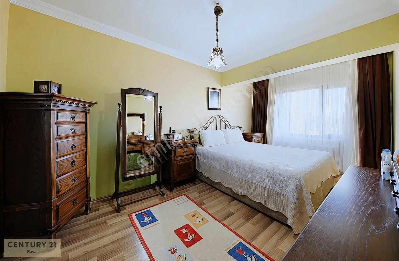 Century 21'den İlk Yerleşim Mahallesinde Yapılı Köşe Villa - Görsel 13