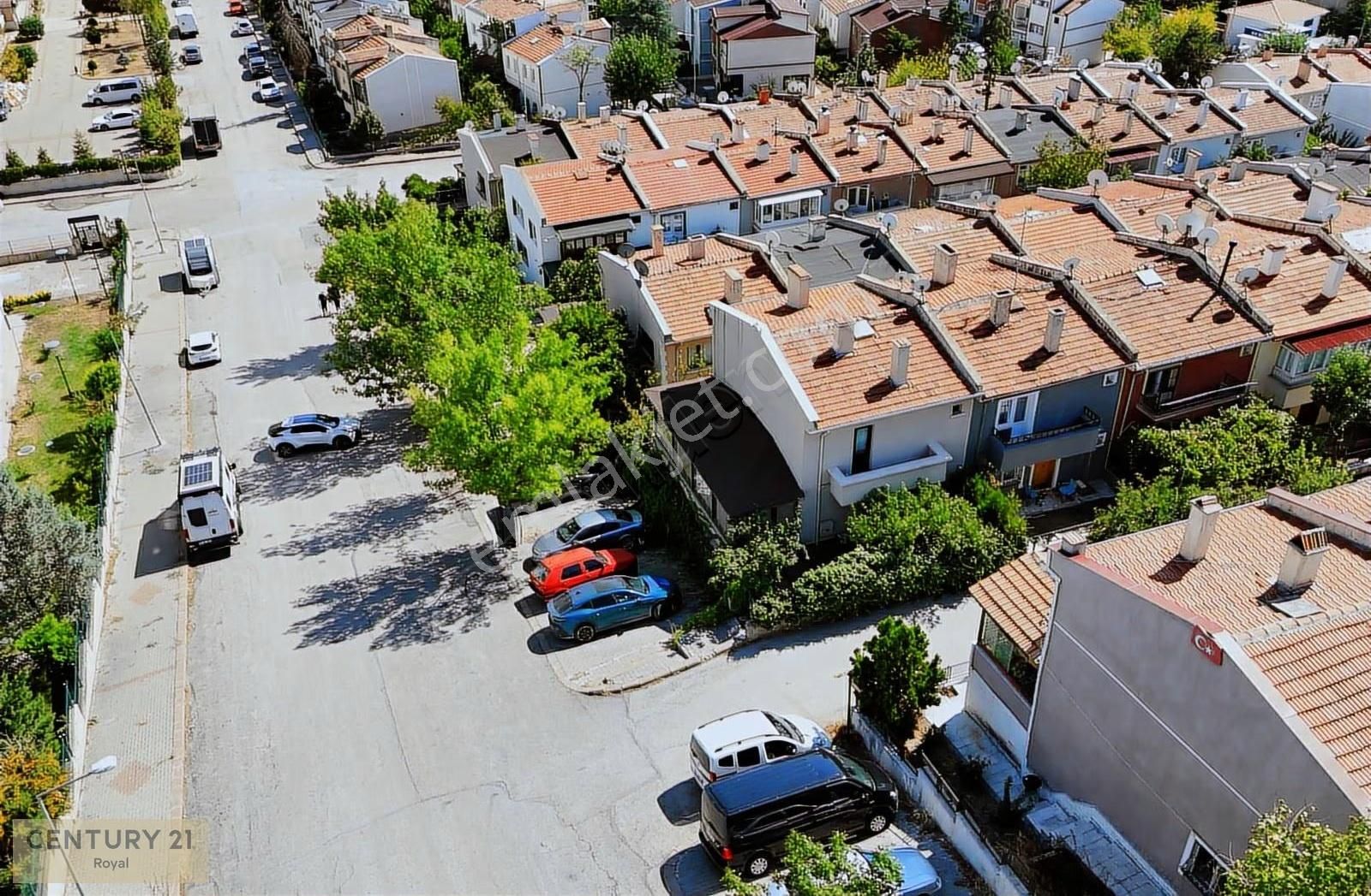 Century 21'den İlk Yerleşim Mahallesinde Yapılı Köşe Villa - Görsel 6