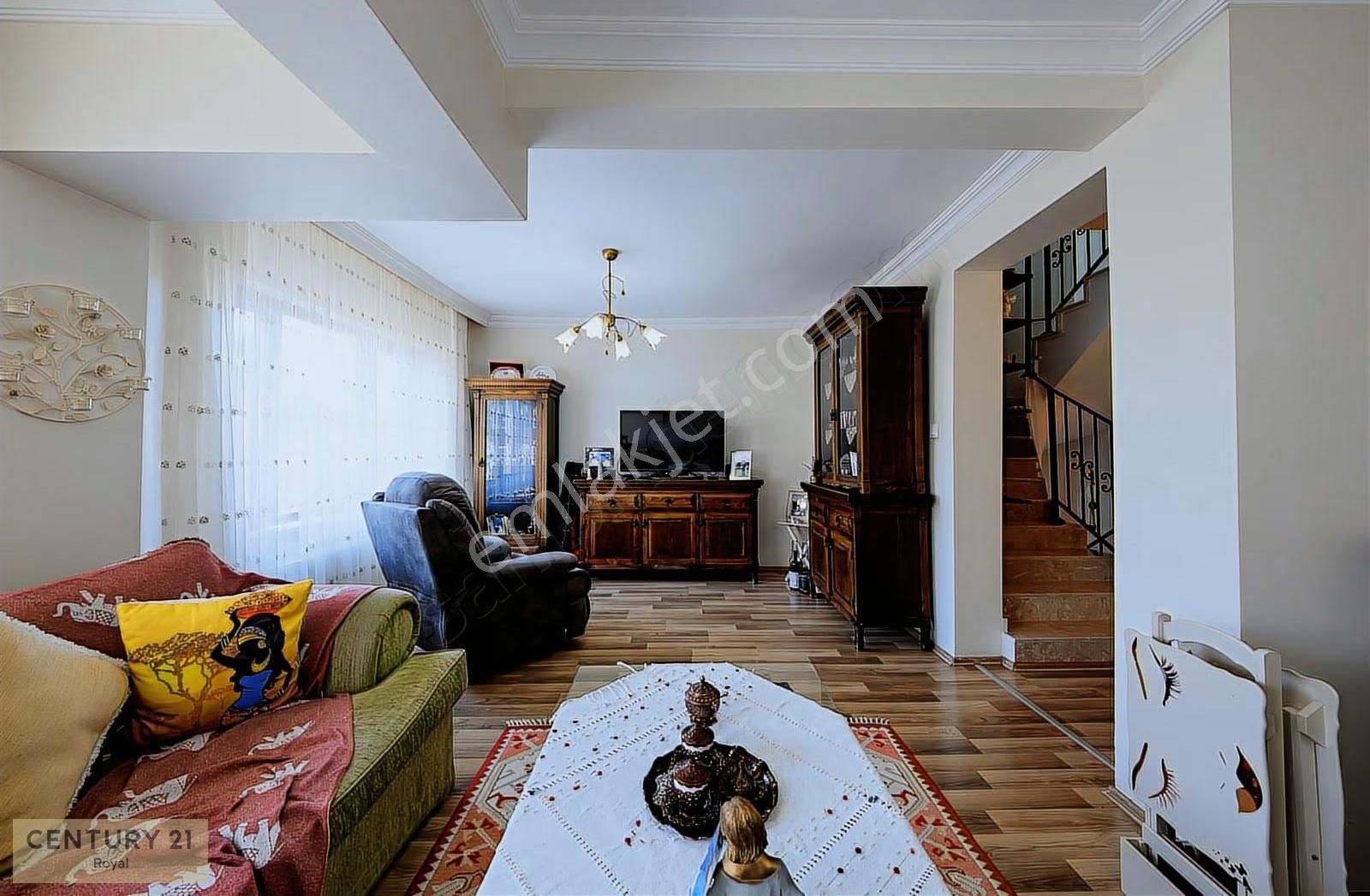 Century 21'den İlk Yerleşim Mahallesinde Yapılı Köşe Villa - Görsel 22