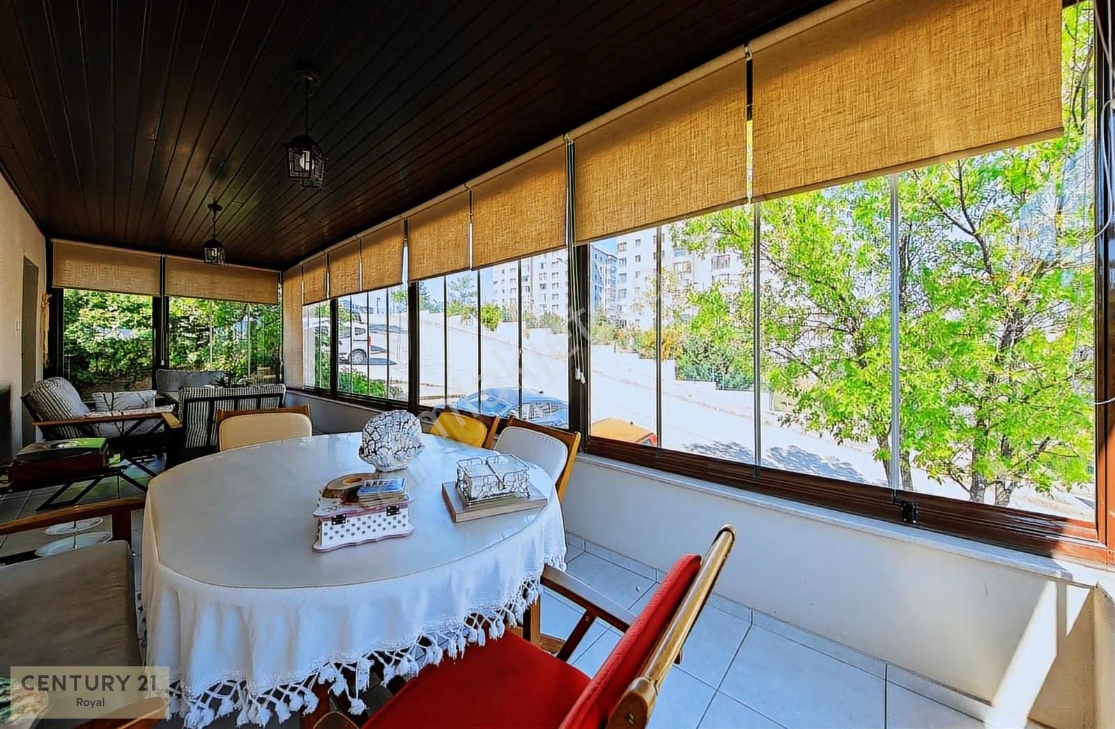 Century 21'den İlk Yerleşim Mahallesinde Yapılı Köşe Villa - Görsel 27