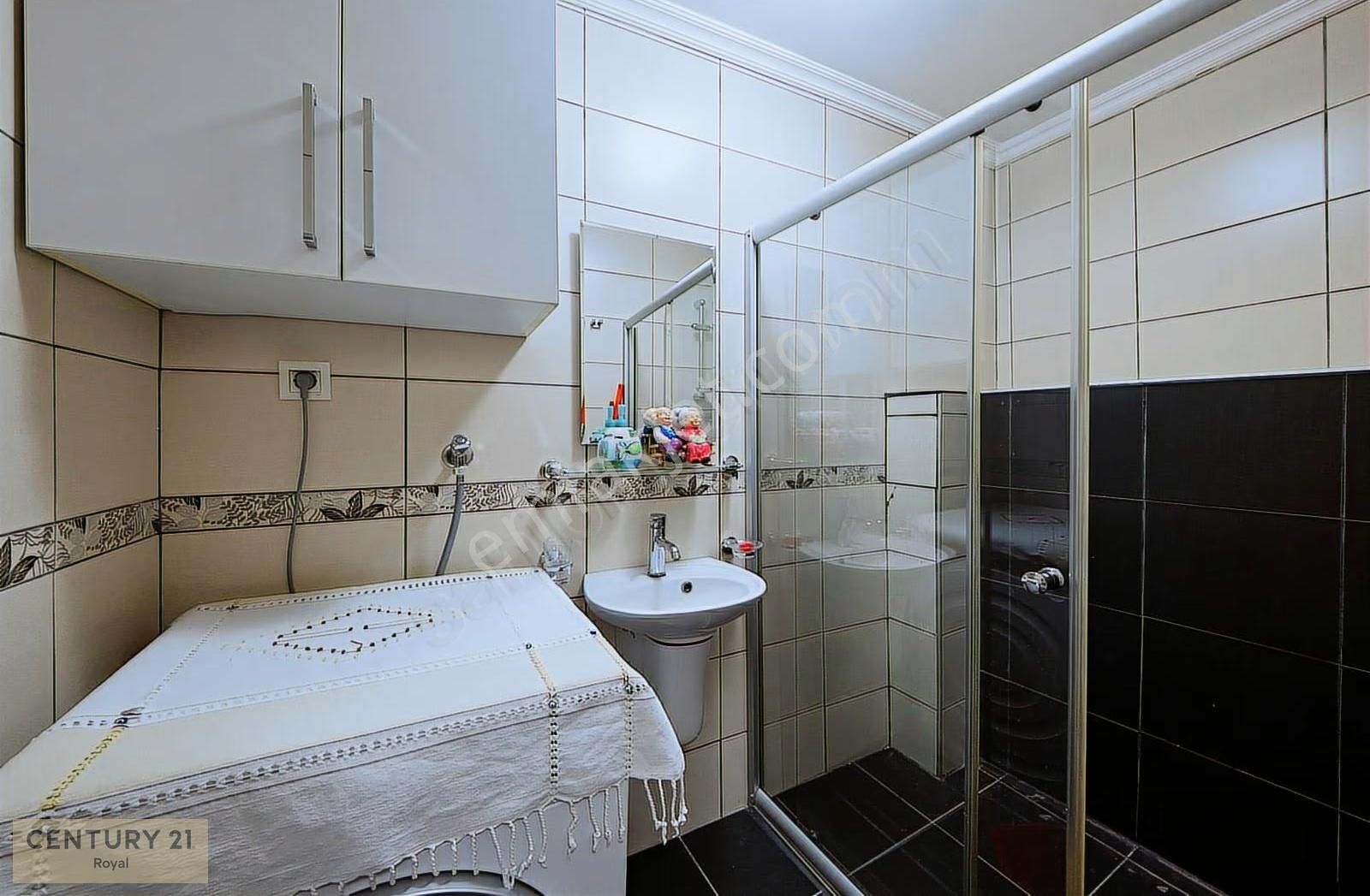 Century 21'den İlk Yerleşim Mahallesinde Yapılı Köşe Villa - Görsel 26