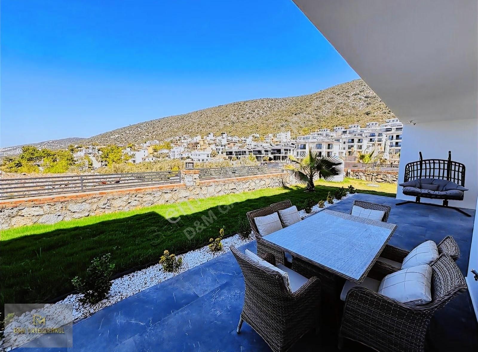 Akbuk'te Deniz Manzaralı Modern Mimarisiyle Göz Kamaştıran Villa - Görsel 27